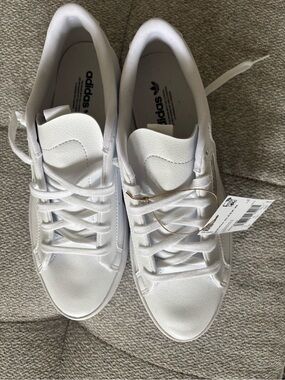 adidas Women's White Low-Top Sneakers - Minimal Casual Trainer